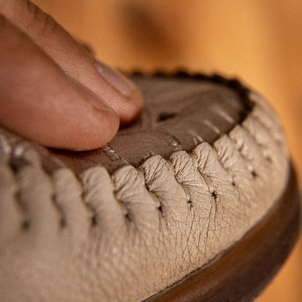 Semelles EVA vs PU : quelle matière choisir pour un meilleur amorti et une chaussure plus durable ?