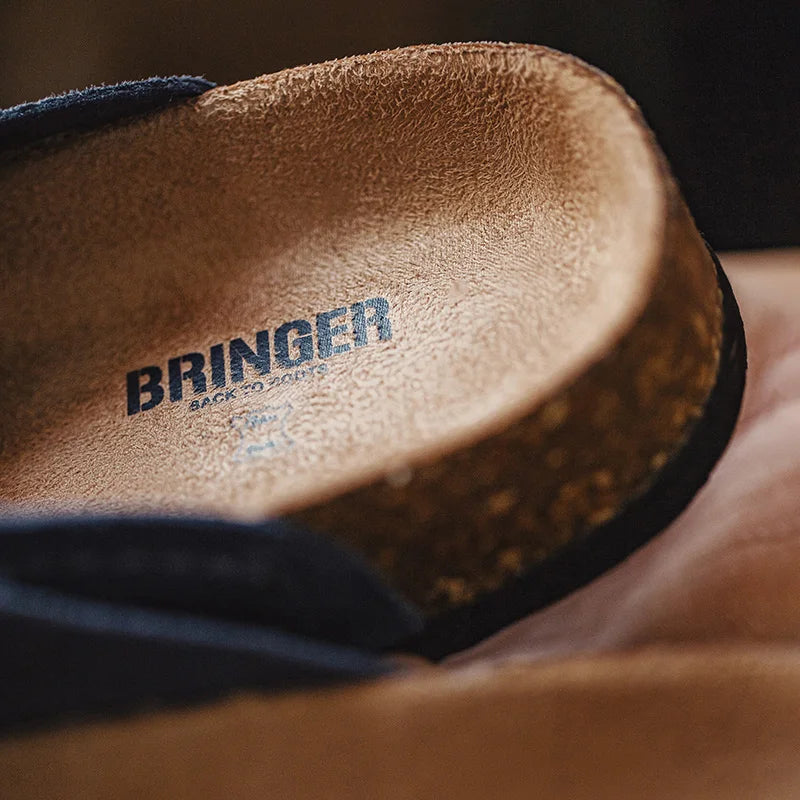 Gros plan semelle intérieure en liège beige avec marquage "Bringer" texture granulée naturelle