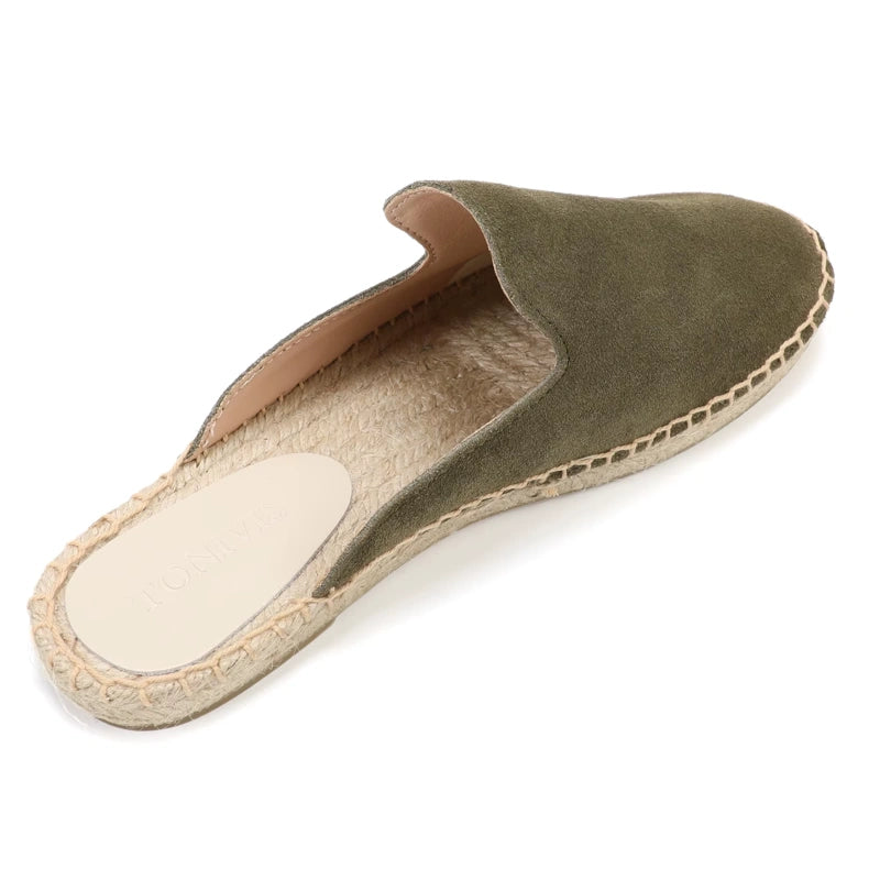 Vue arrière de mules espadrilles vert kaki avec semelle tressée