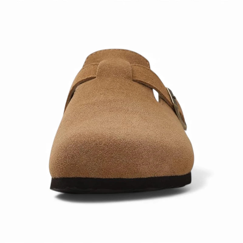 Mules de couleur marron clair pour femme en vue de face alliant une surface texturée et une forme atypique